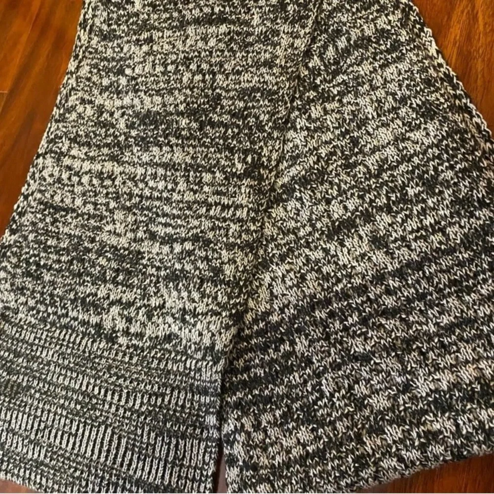 Victoria’s Secret Cozy Black and Gray Knit winter Scarf
